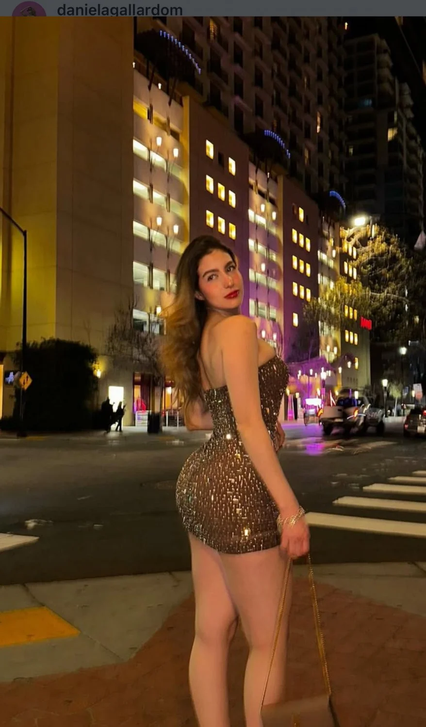 Loira branquinha deliciosa image 20