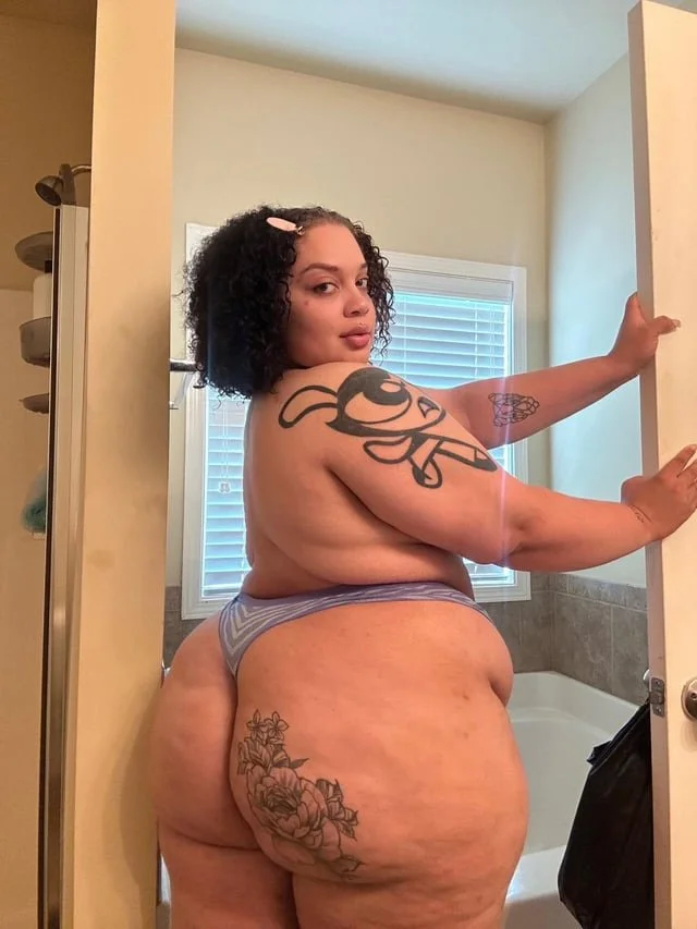 Cute lightskin bbw image 2