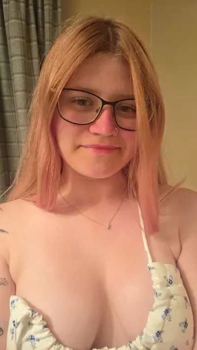 Repost this Busty kik slut girlfriend leaked cover image