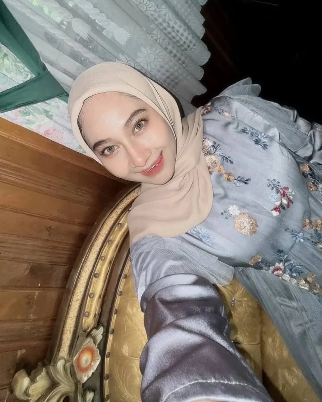 Jilbab Girl Got Viral image 3