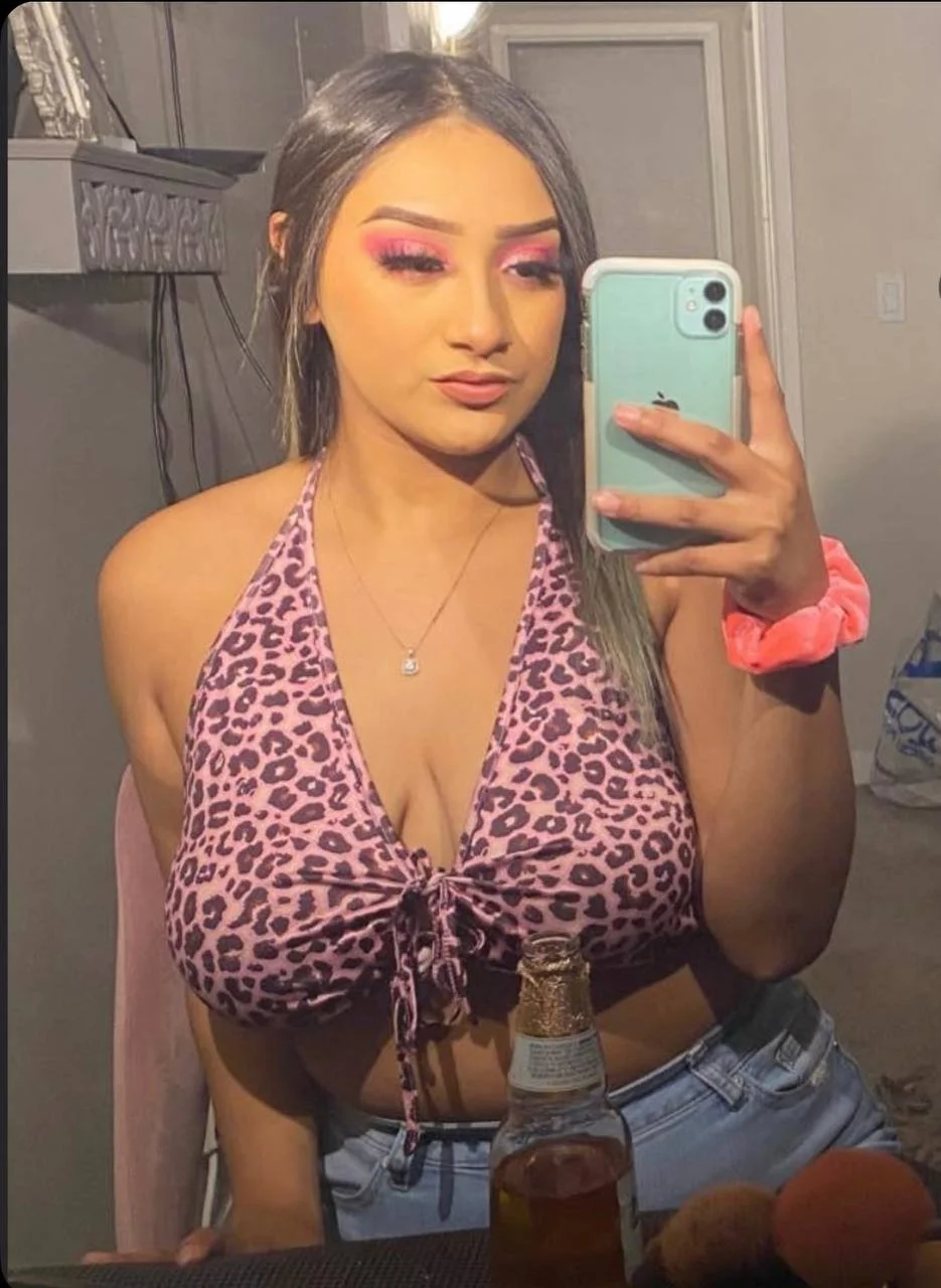 Santa Maria’s hoe known cheater gives best head while man is incarcerated image 3
