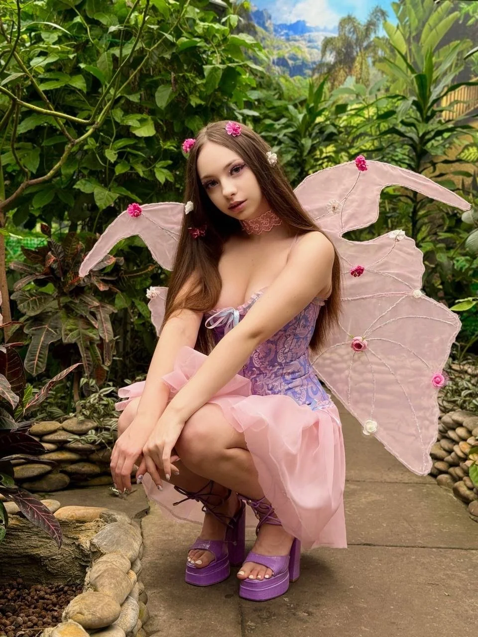 Ellise_18 cosplay2 👀 image 3