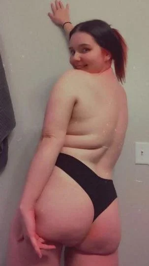 Cute cubby gamer slut image 2