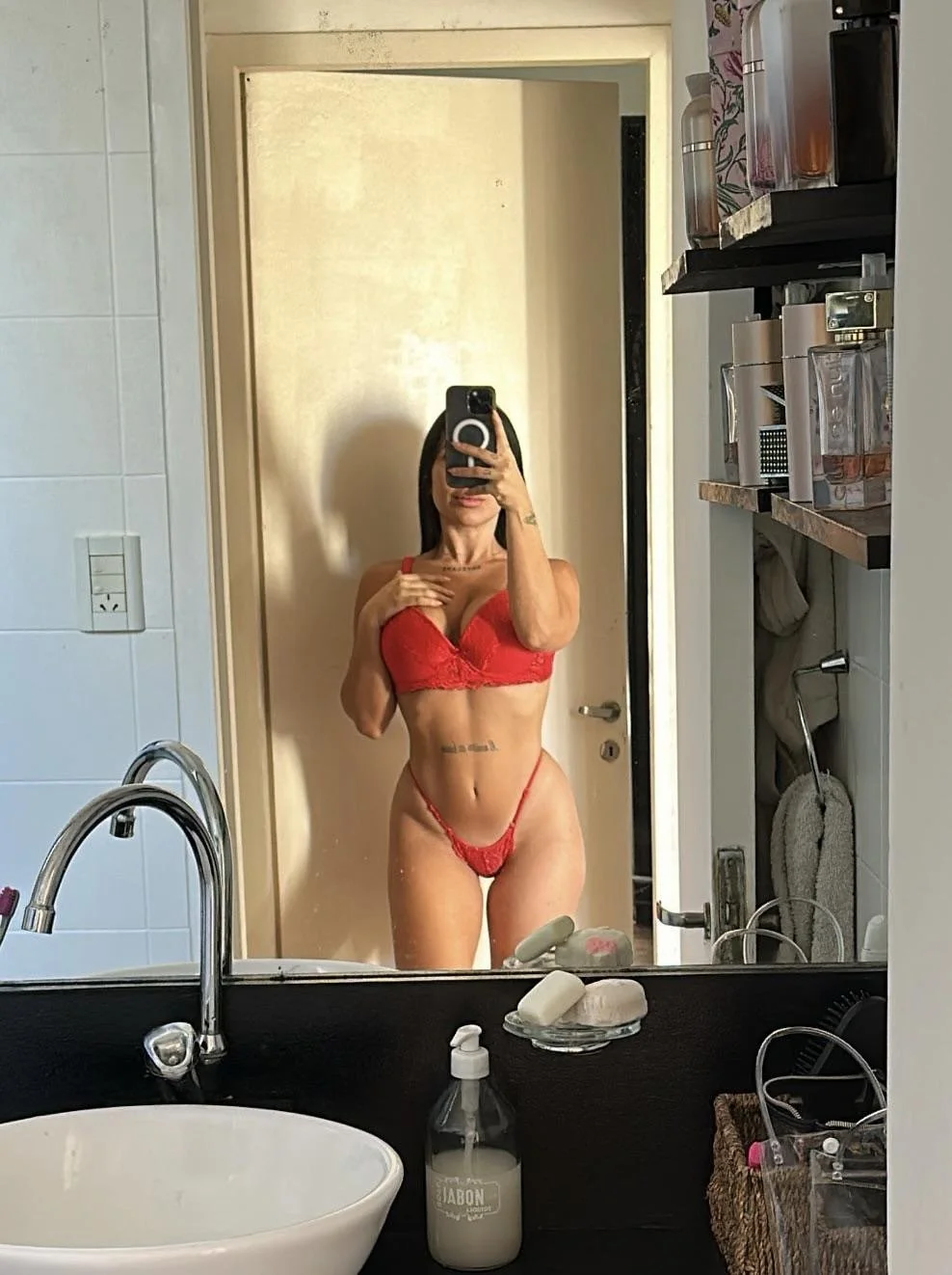 Trola Argentina flaca morocha sexy con ricas tetas culona sabrosa nudes image 6