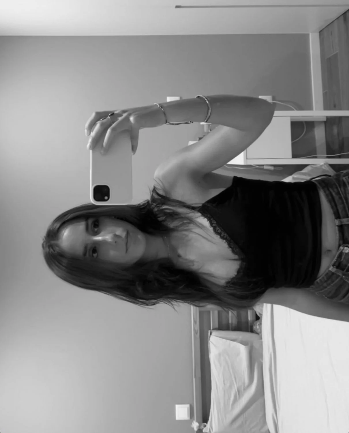 Novinha Tuga magrinha e rabuda de 2006 image 9
