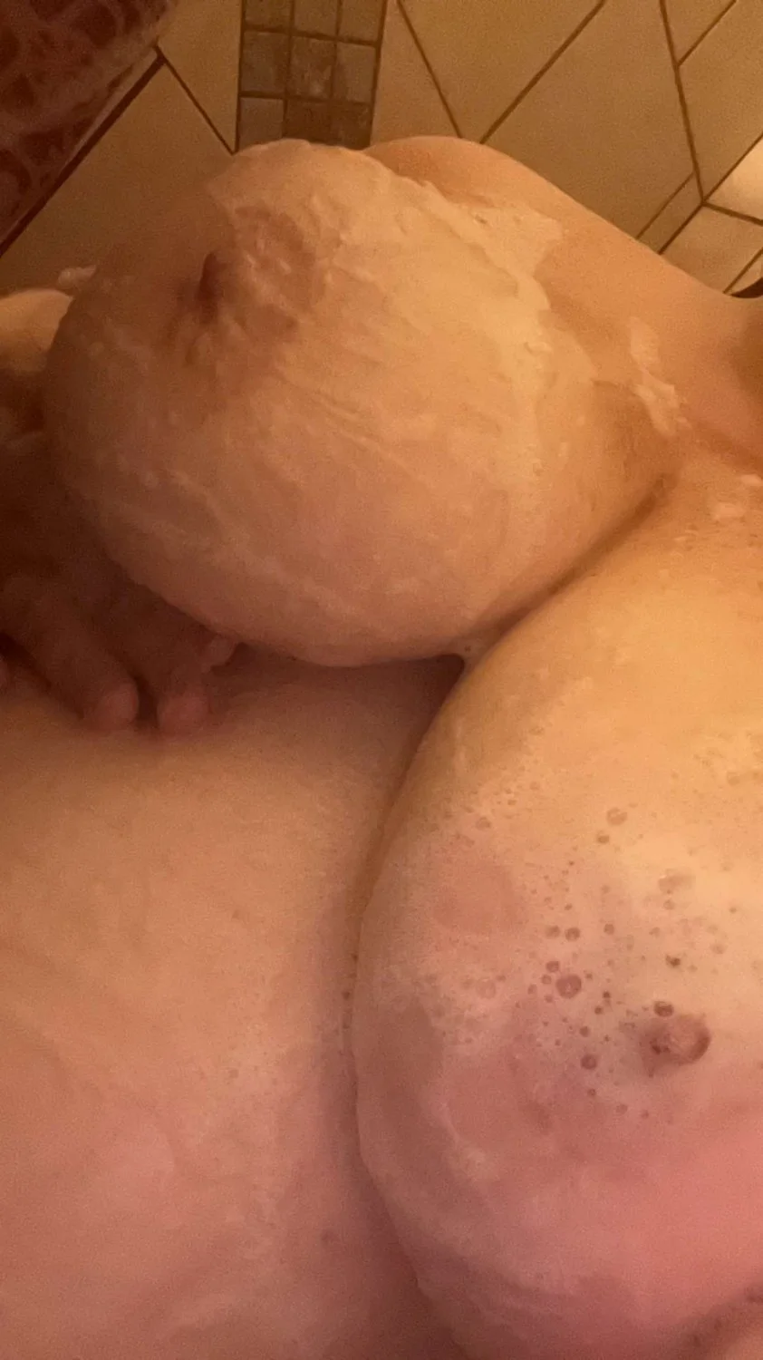 Thick spread ass and big tit bbw image 2