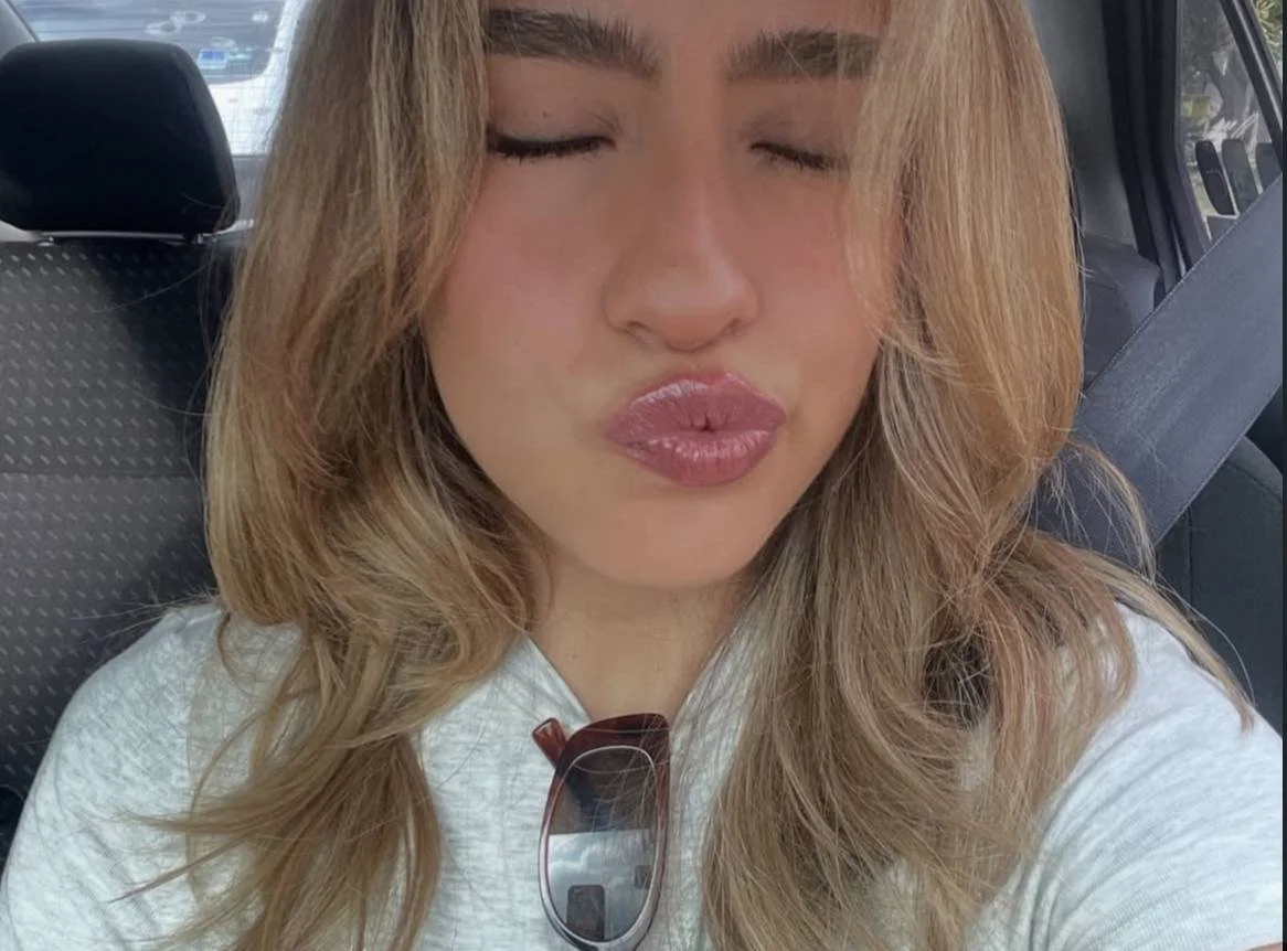 Noviecita entregada para exhibirla como putita image 2