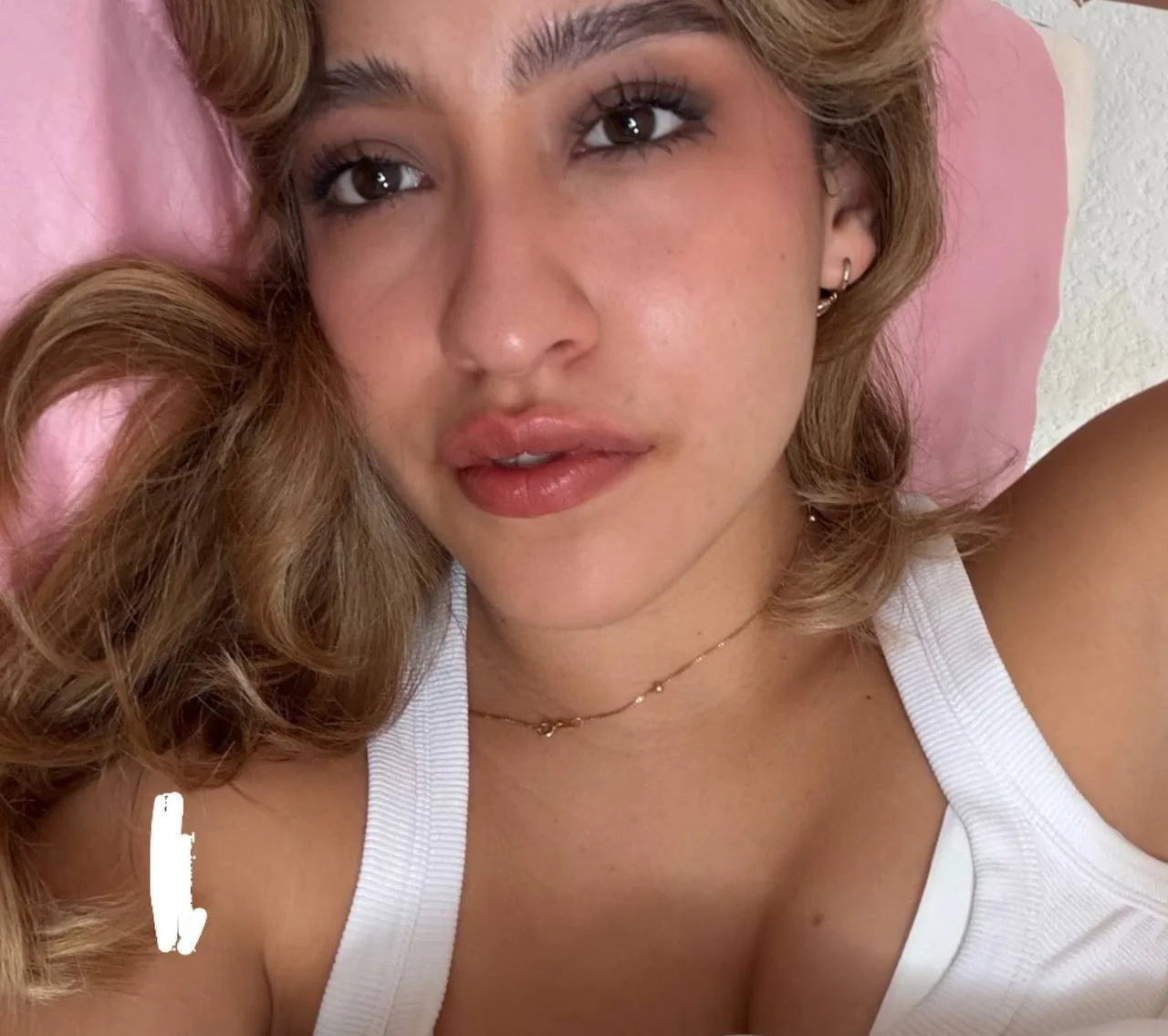 Noviecita entregada para exhibirla como putita image 5