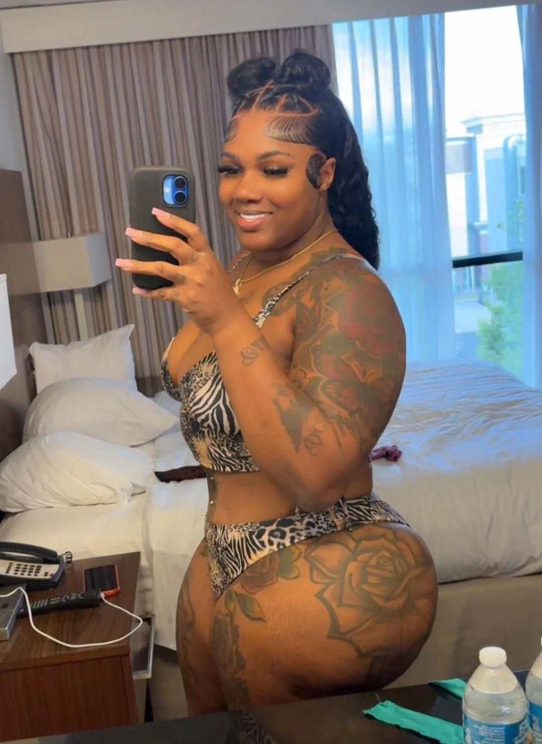 New Jessica earl thick ass main image