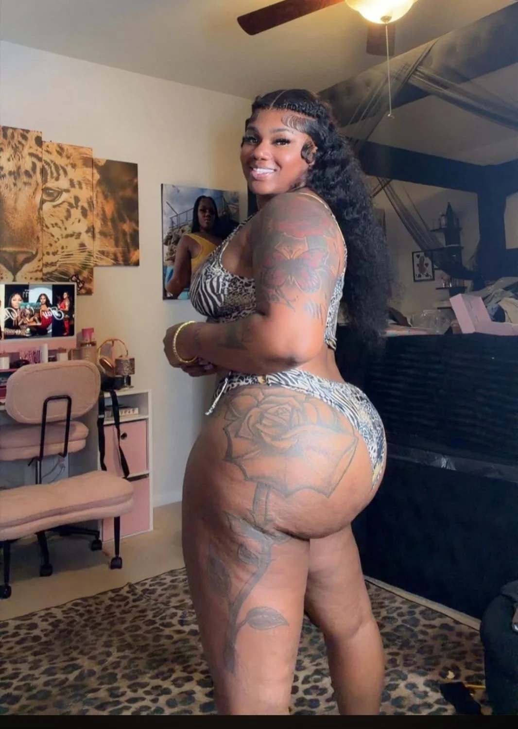New Jessica earl thick ass image 2