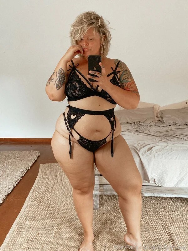 White PAWG shows her ass 892ac-0196fb15-7d81-7de1-a84e-1622cb9b8b51 image 9