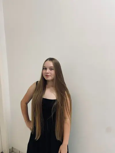 Loirinha branquinha que ama fazer anal cover image