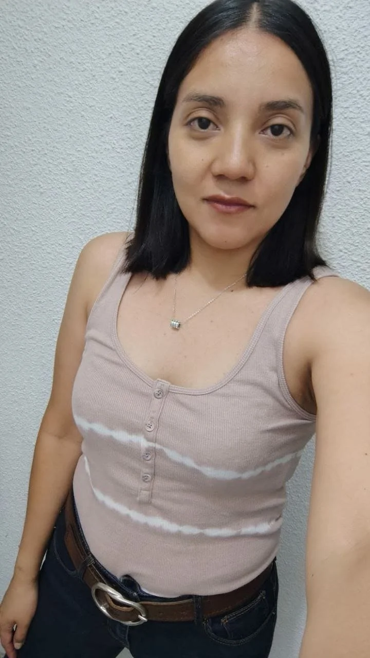 Cindy González puta barata que le gusta a exhibirse image 24
