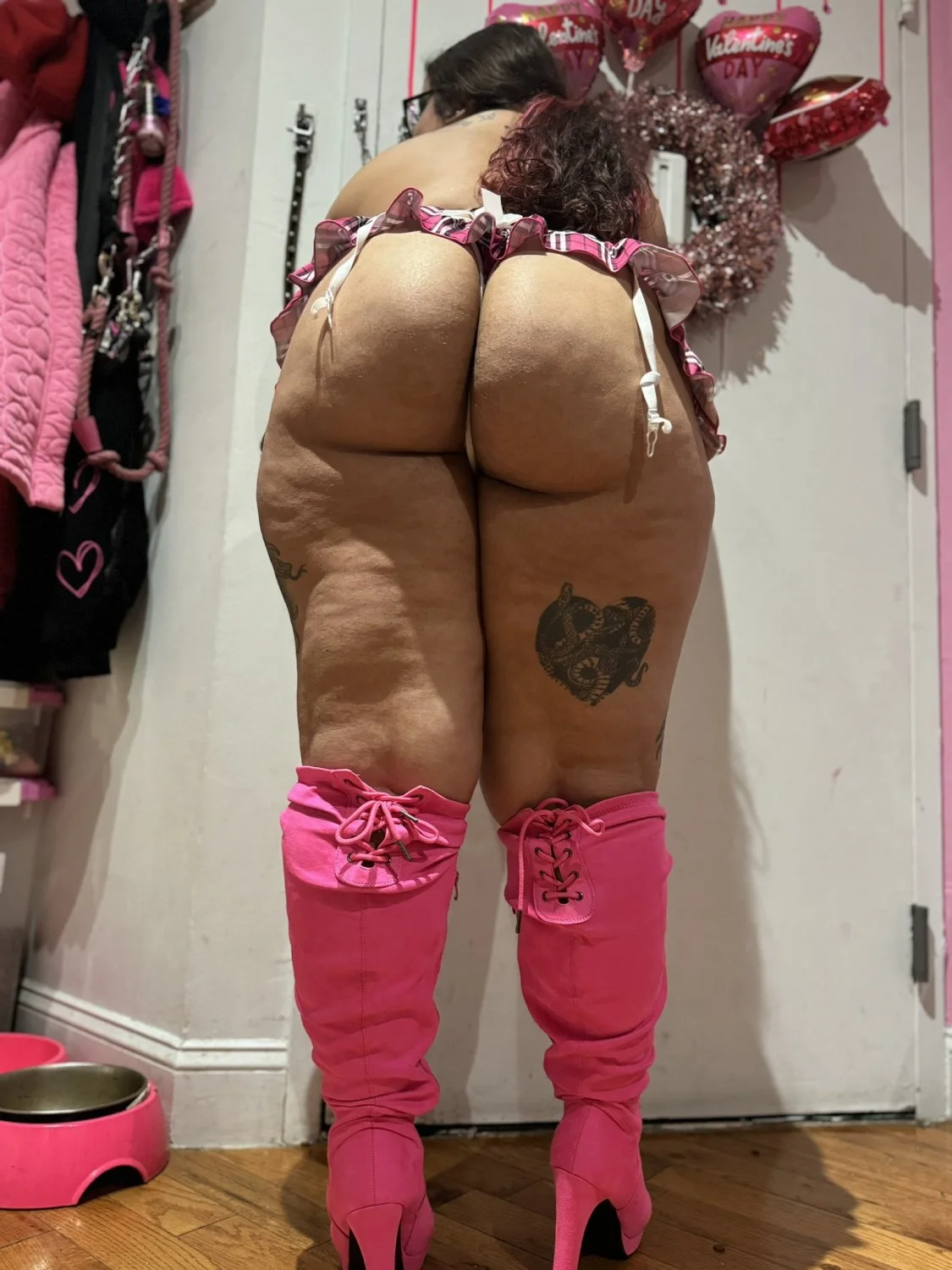 Big booty latina spreadin phatty🍑 image 6