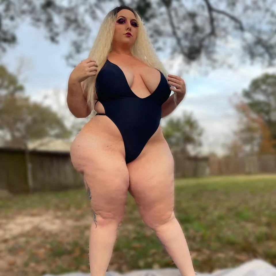 Abigale Tindel Sexy BBW image 26