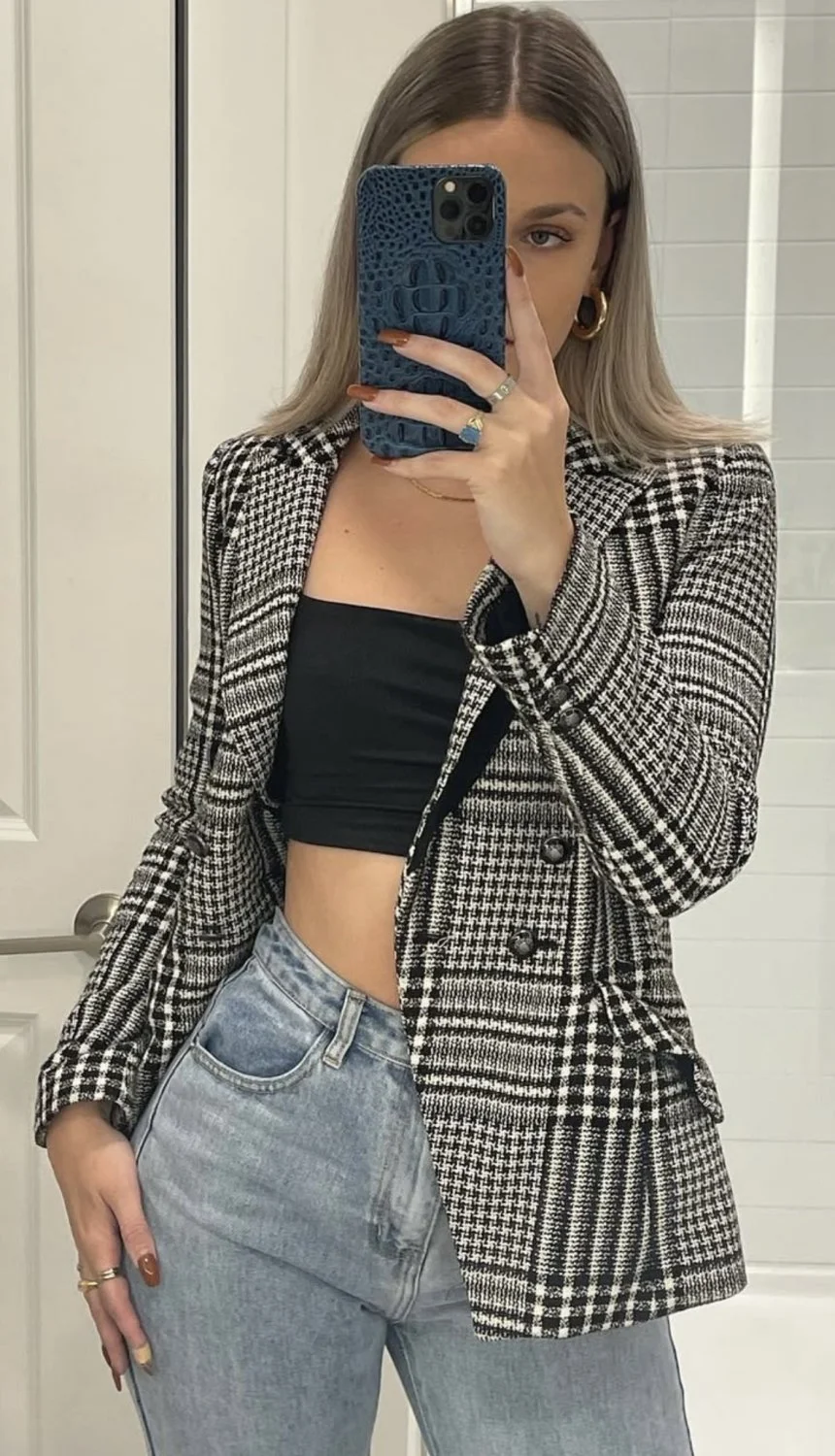Sexy thick tan blonde college girl teasing mirror selfies image 12