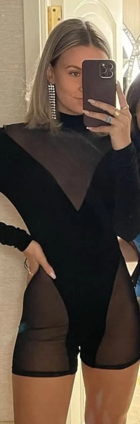 Sexy thick tan blonde college girl teasing mirror selfies image 3