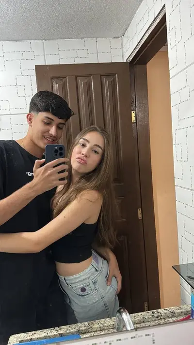 loirona patricinha de condominio dando pro namorado cover image