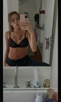 Ex melhor amiga da escola image 2