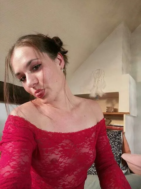 Elodie, 27, Belgium image 14