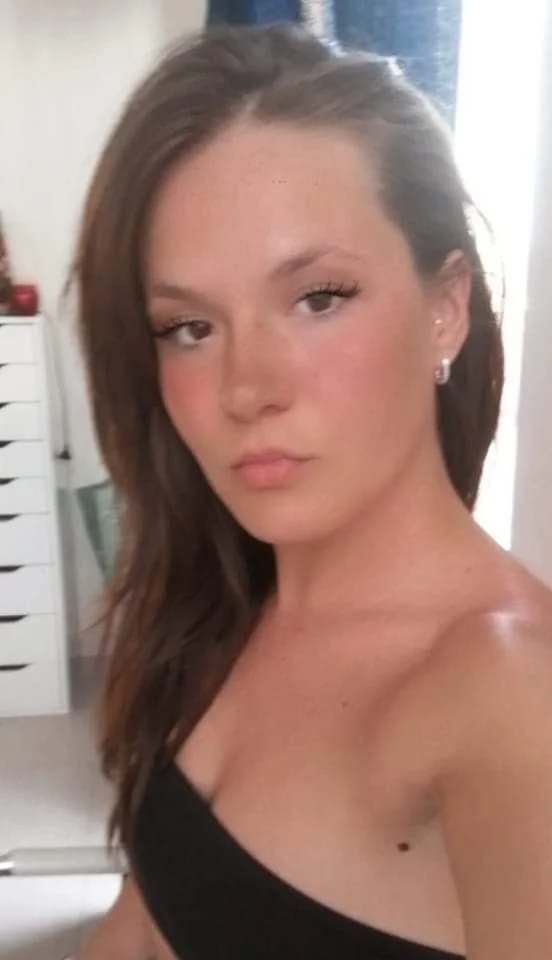 Elodie, 27, Belgium image 19