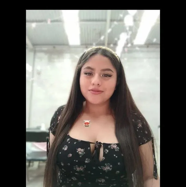 Vanessa la sobrina más puta de la familia image 5