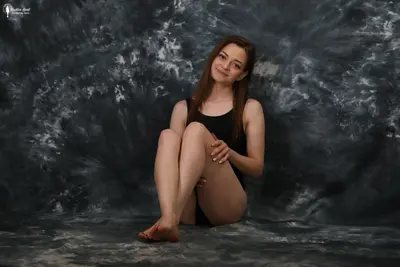 Lauren - black bodysuit - sexy legs & feet - Part 1/2 cover image