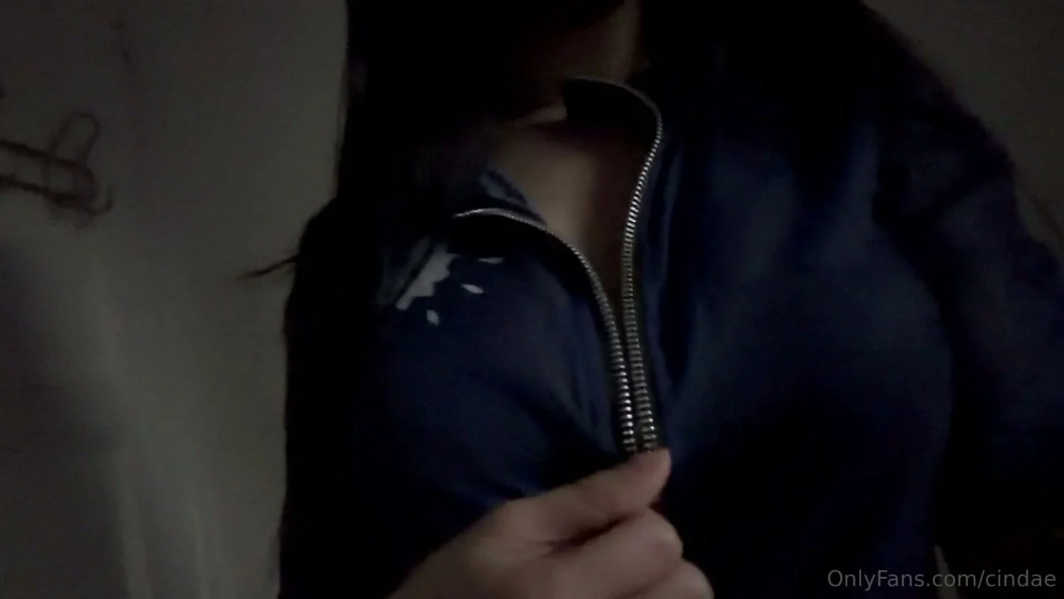 Kitana cosplayer unzips top teasing camera abg asian latina Big Tits college Baddie Amateur Teen_thumb2 image 2