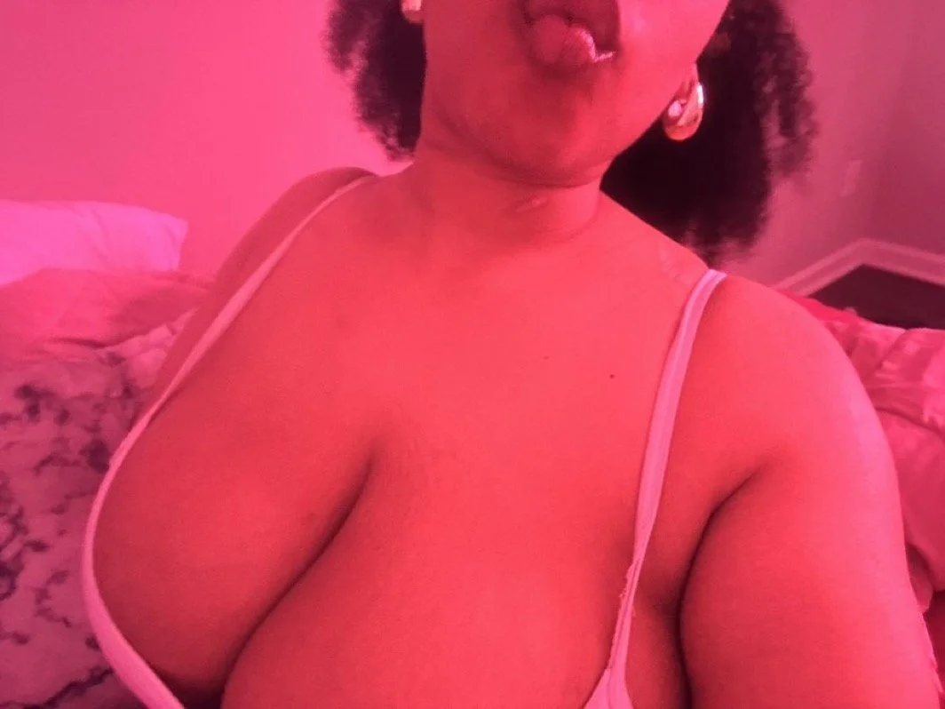 Pretty lips image 2