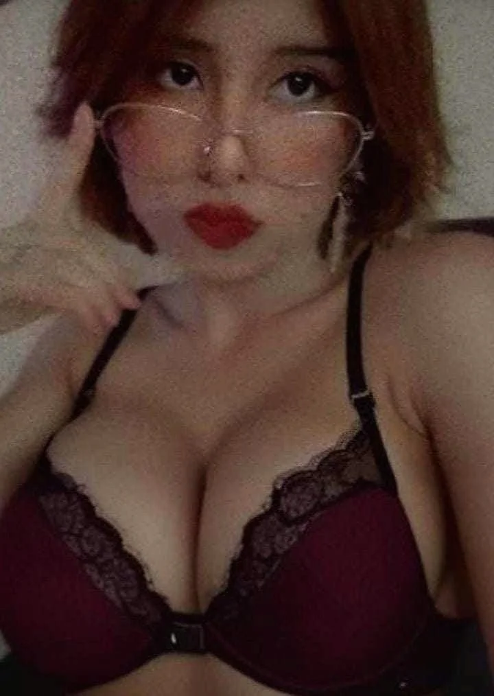 Nos vuelve a poner a 100 la deliciosa de la putita gloria esta para meterla y no sacarla 🔥🔥🔥 main image