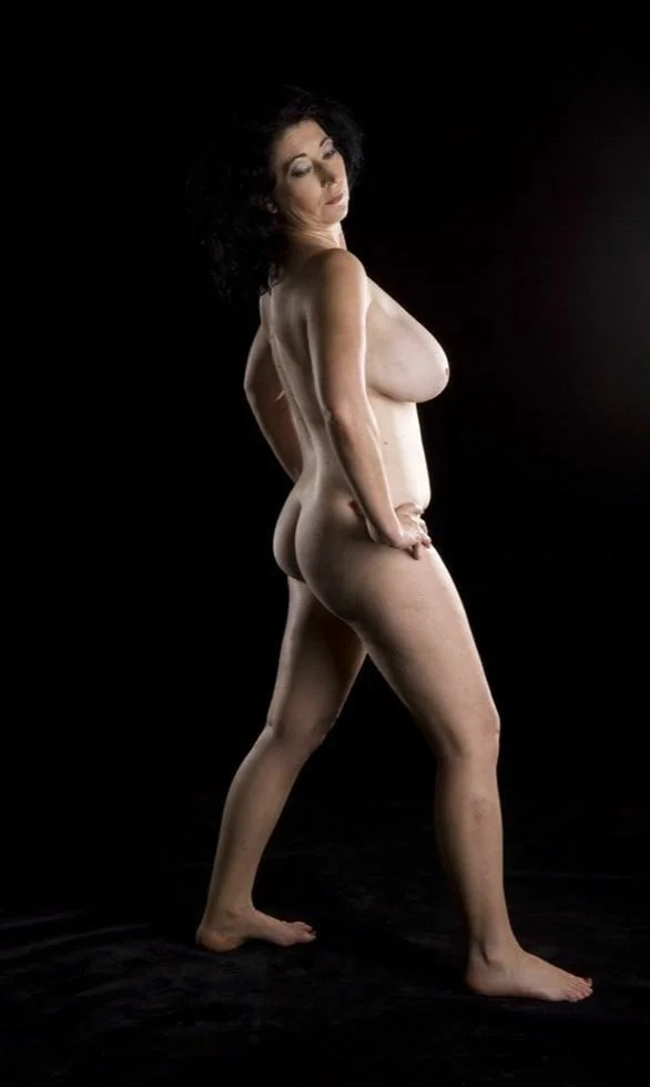 Zena - UK Raven Haired Gilf - Boudoir Shoot. (pic3) image 16