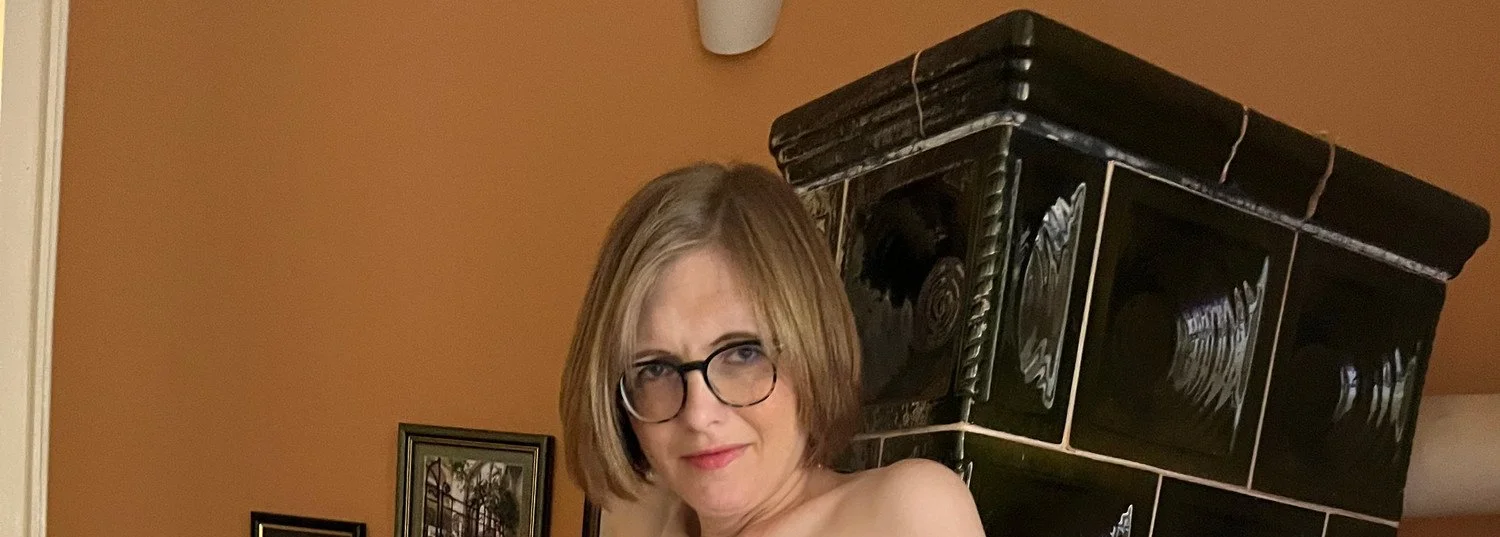 Kinky British Wife image 10
