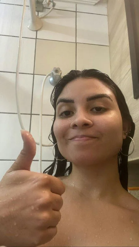 Morena safada foi vazada dando o cuzinho main image