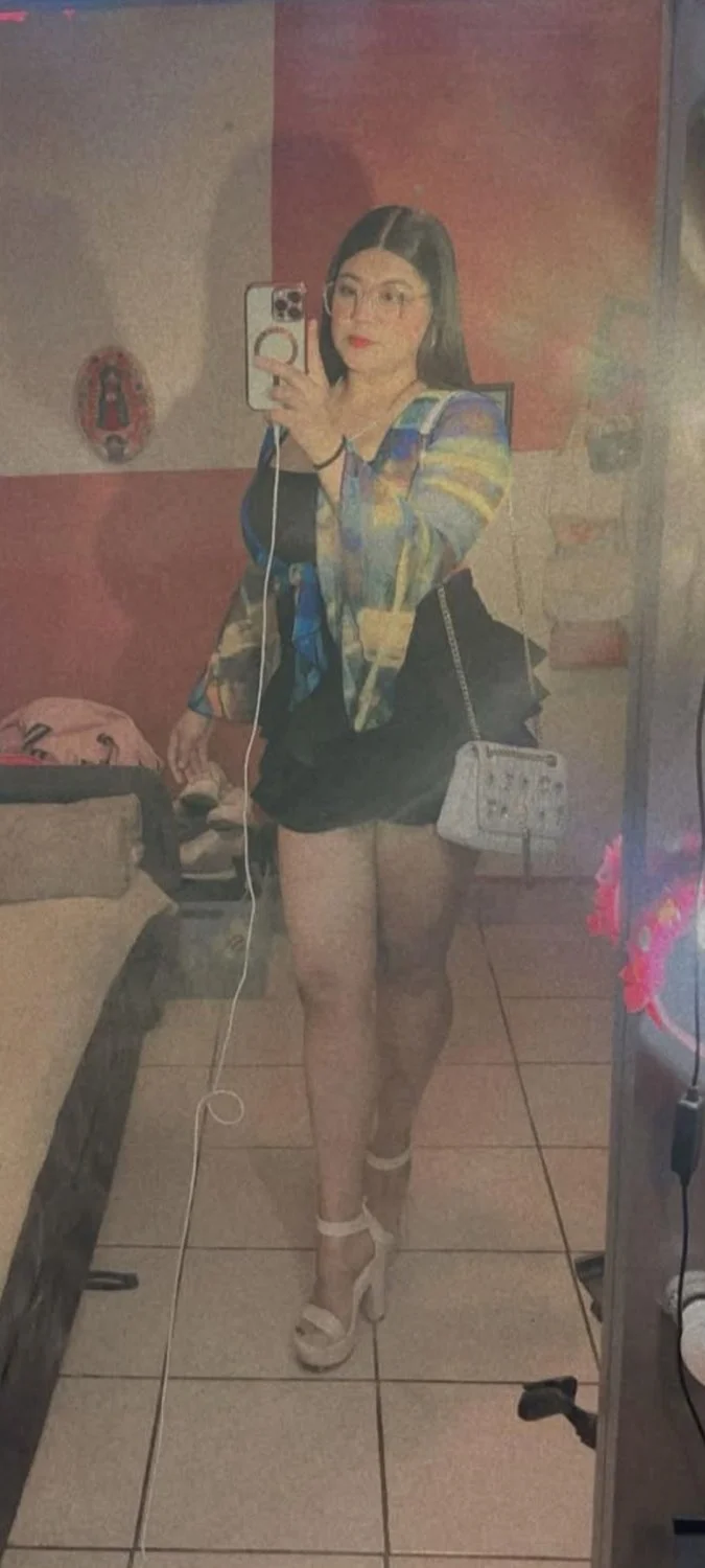 Putita Rica y chichona muy sexy girl image 14