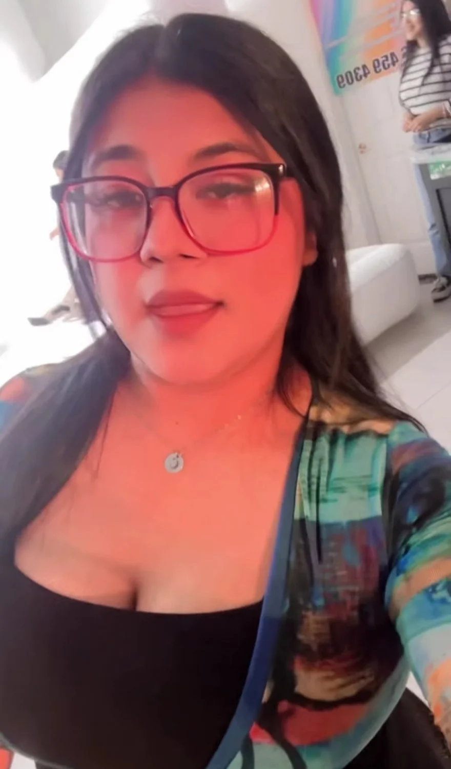 Putita Rica y chichona muy sexy girl image 2