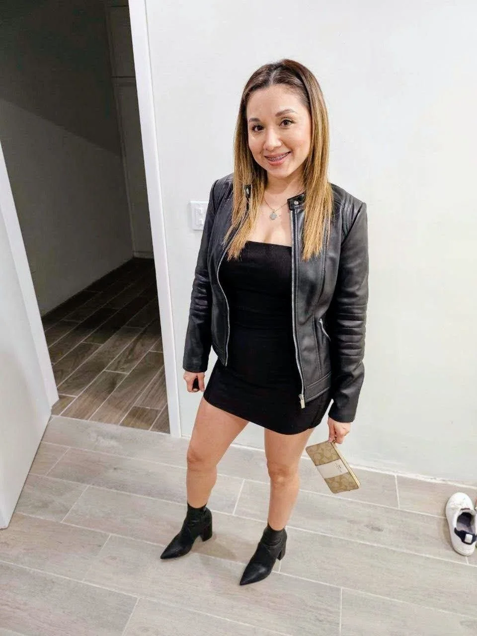 Rica Milf exhivida main image