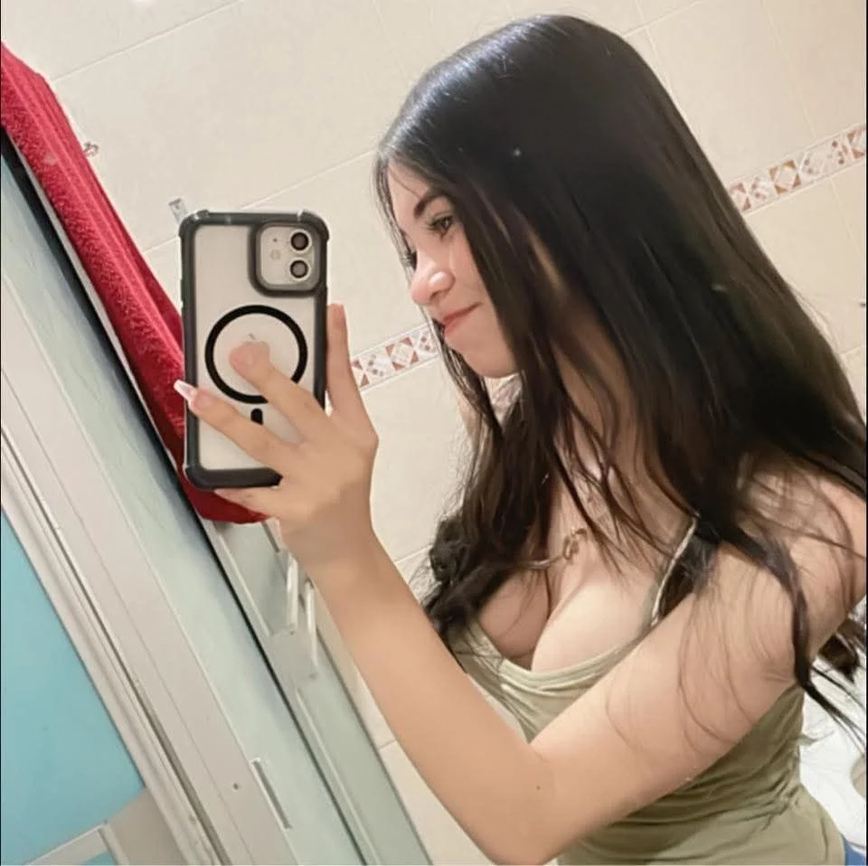 Dulce, la puta hermana de un seguidor 🔥 image 3