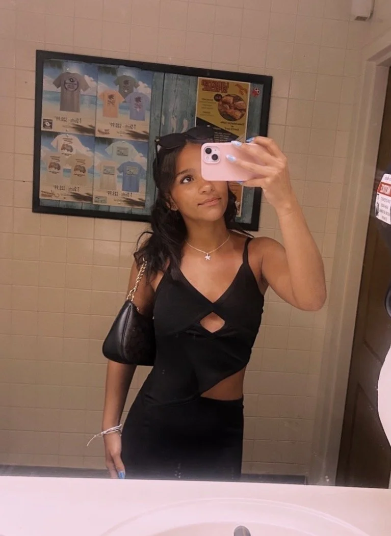 would you fuck my friends gf? I wanna nut on her face & never tell him.. main image