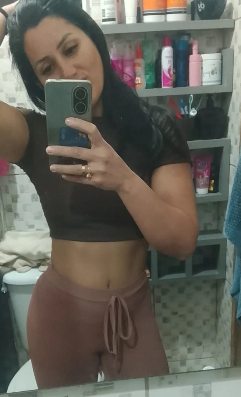 Corno pediu para vazar a puta dele mamando outra cara image 11