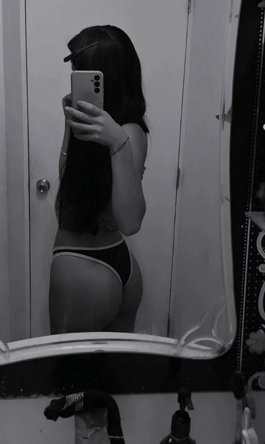 🍑📱 Booty Selfie image 48