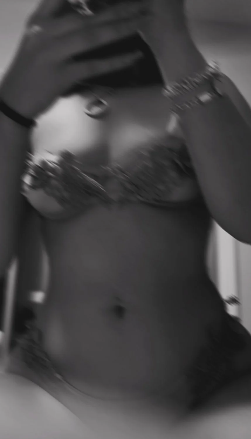 Latina nights image 3