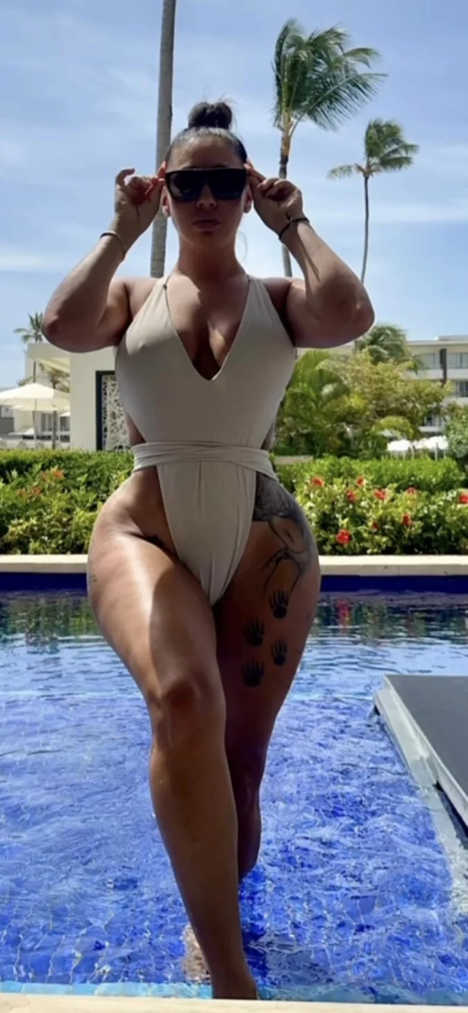 Atlanta big booty milf Candace Cabrera image 12