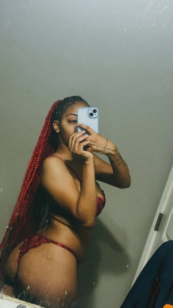 Thick busty black slut image 3
