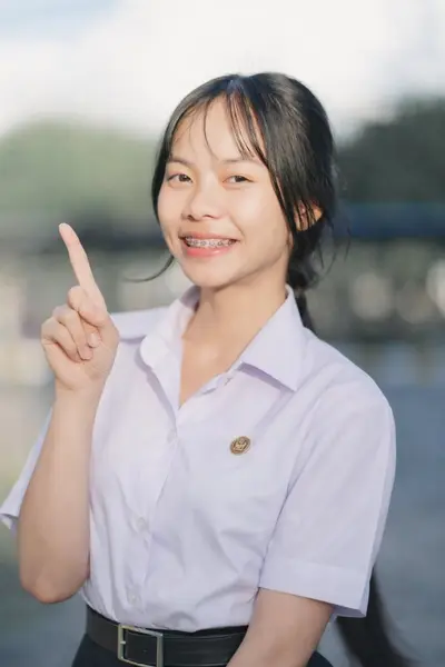 นักเรียนไทย ใสๆ cover image