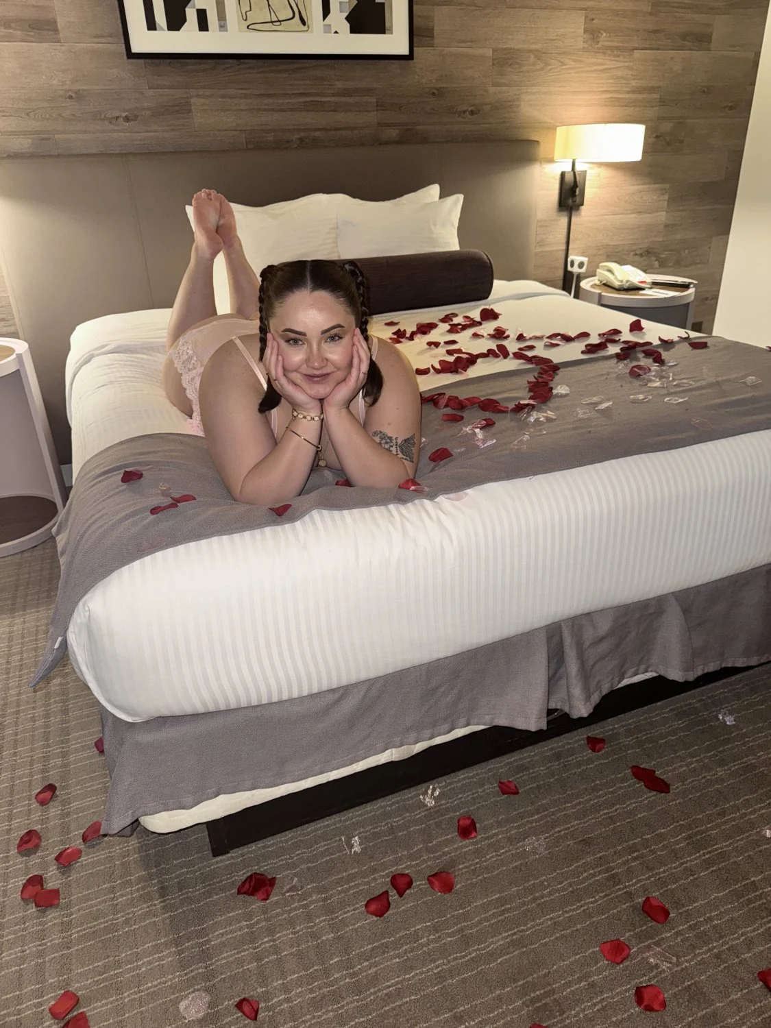 Pawg wife cheats with cameraman, Denver Colorado image 14