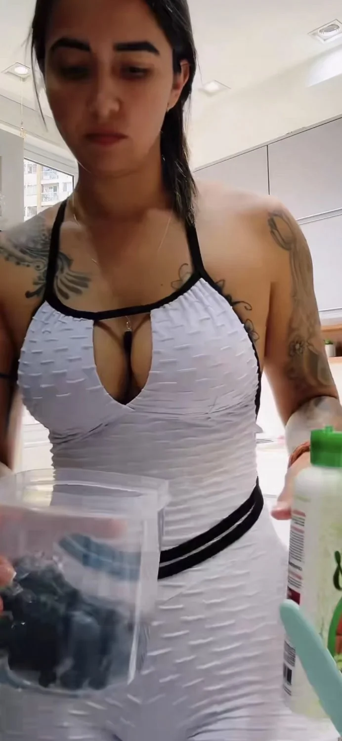Sexy lives image 10