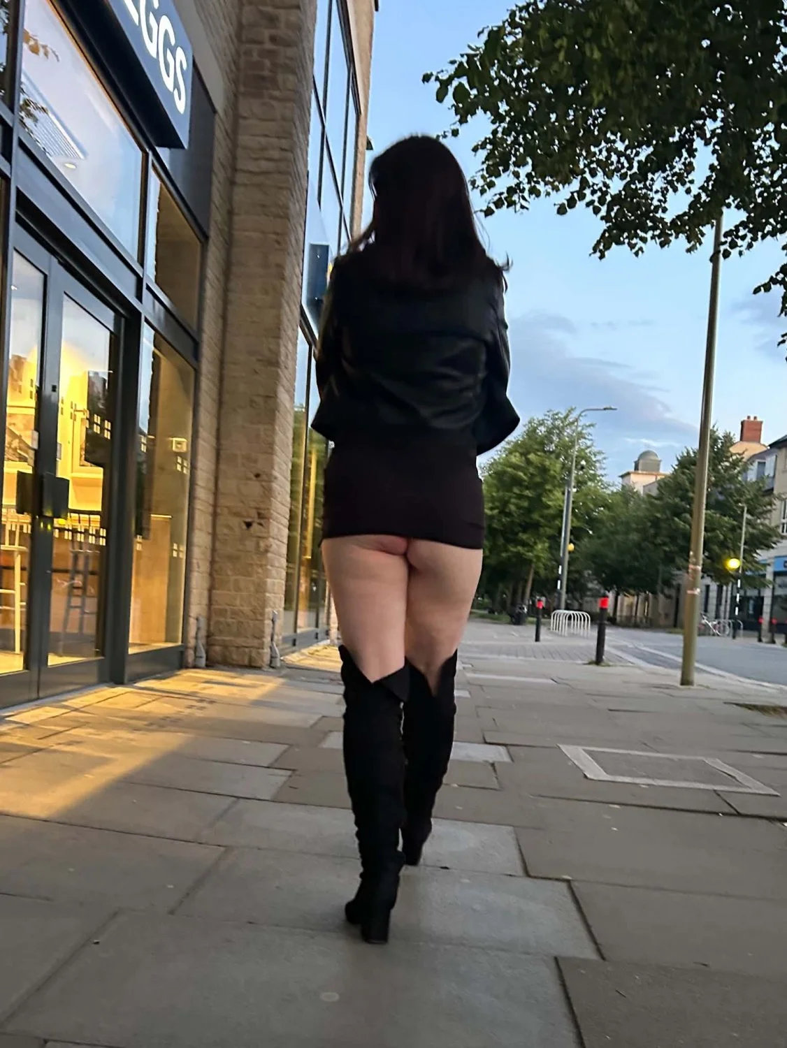 Street walking 💯% slut main image