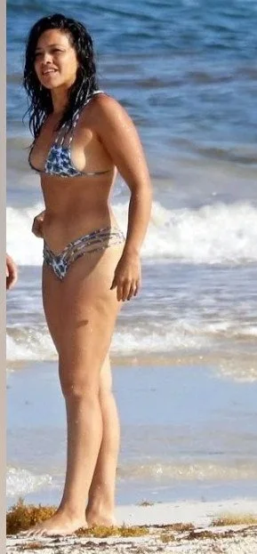 GINA RODRIGUEZ image 2