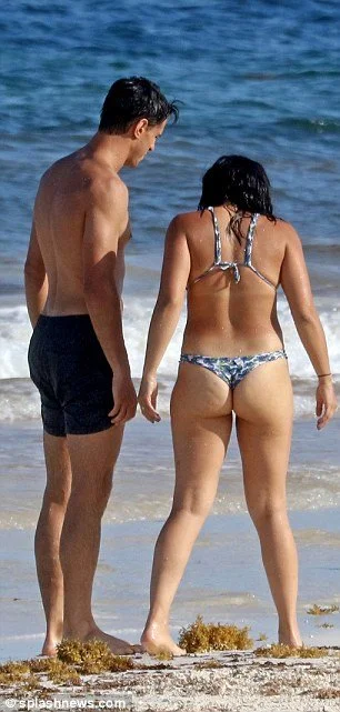 GINA RODRIGUEZ image 27