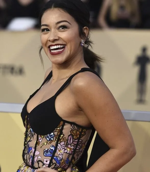 GINA RODRIGUEZ image 36